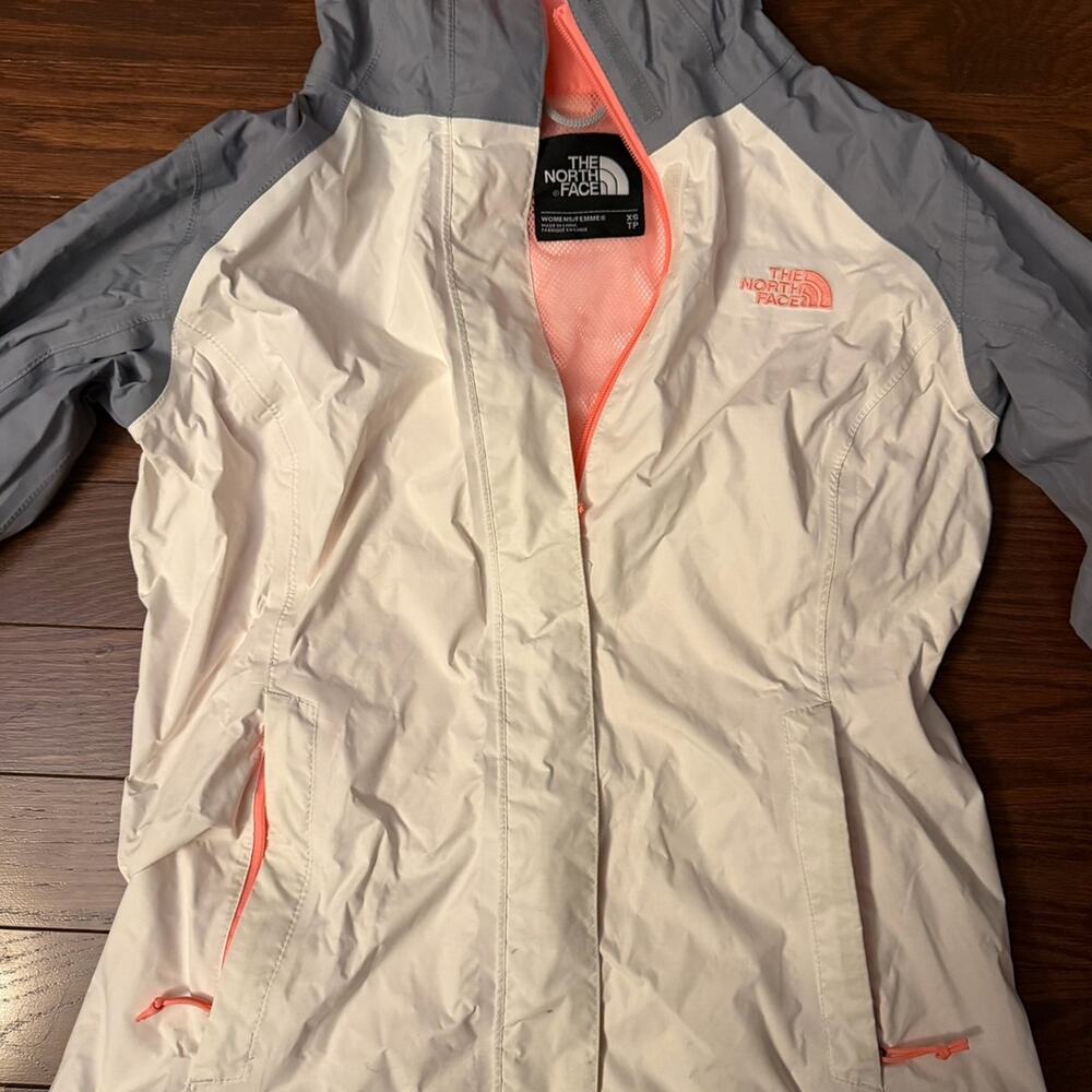 The North Face Women’s Windbreaker Rain jacket size XS - Picture 6 of 8